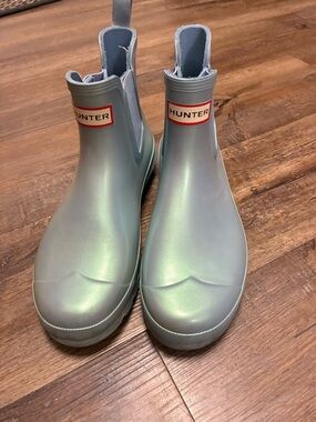 Hunter Iridescent Chelsea Rain Boots - Light Green Sheen